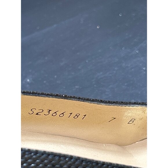 Stuart Weitzman Black Perforated Leather Pointed-Toe Pumps Size 7 B - Picture 4 of 9